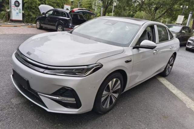 Used Geely Galaxy A7 2025 Model EM-i 150km Long-Distance Edition