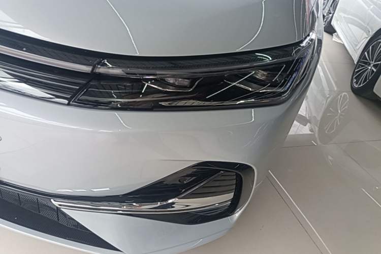 Used Geely Galaxy A7 2025 Model EM-i 70km Launch Edition Left Front Headlight