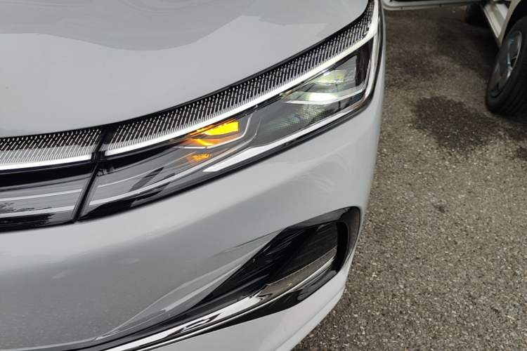 Used Geely Galaxy A7 2025 Model EM-i 150km Starship Edition Left Front Headlight