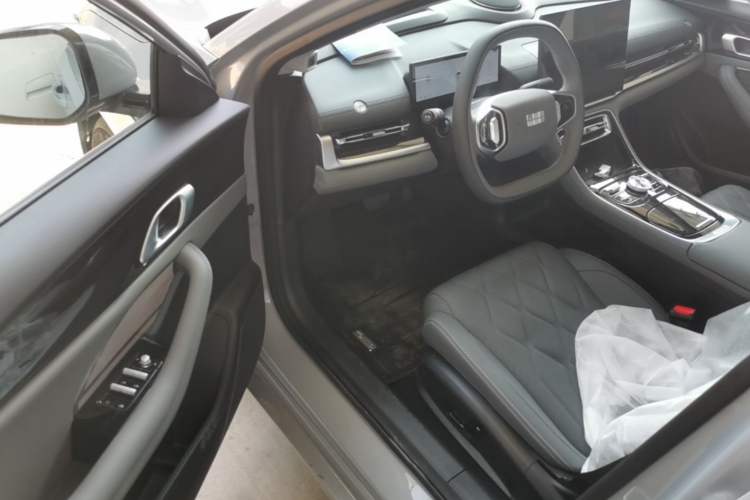Used Geely Galaxy A7 2025 Model EM-i 150km Exploration+ Edition Left Front Seat