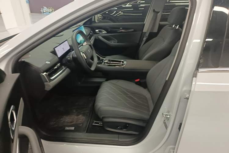 Used Geely Galaxy A7 2025 Model EM-i 150km Starship Edition Left Front Seat