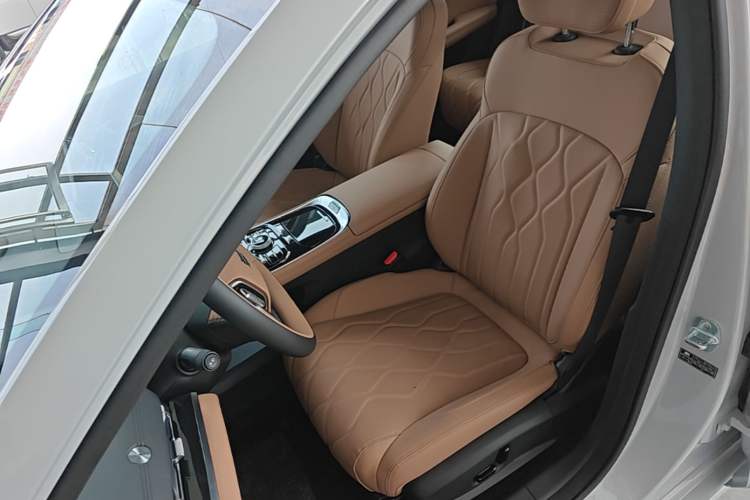 Used Geely Galaxy A7 2025 Model EM-i 150km Starship Edition Left Front Seat