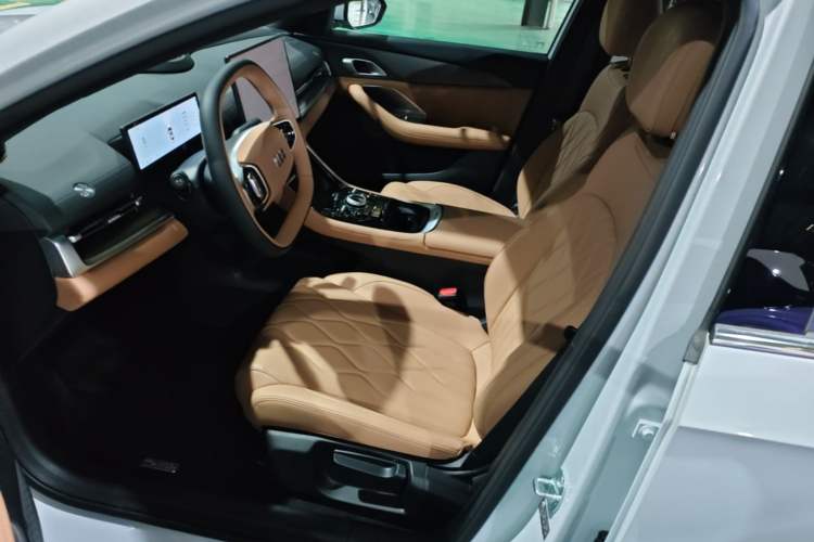 Used Geely Galaxy A7 2025 Model EM-i 150km Prestige Edition Left Front Seat