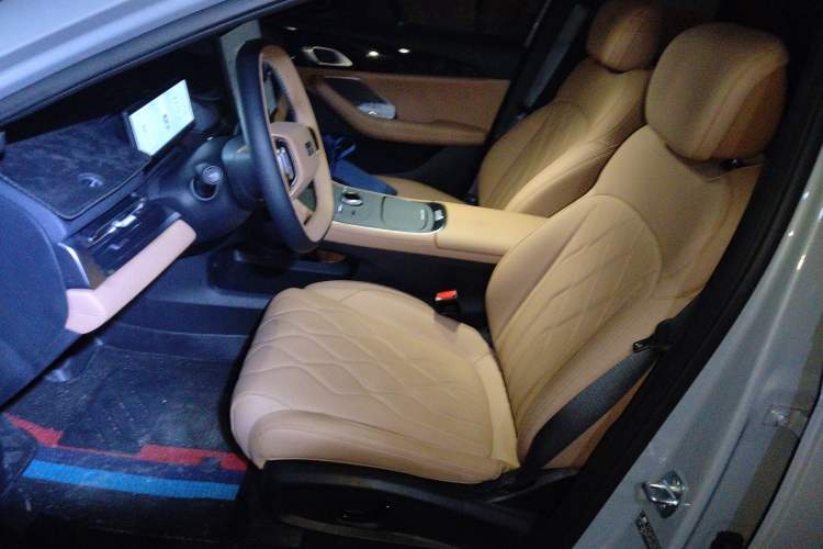 Used Geely Galaxy A7 2025 Model EM-i 150km Exploration+ Edition Left Front Seat