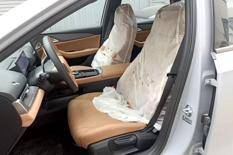 Used Geely Galaxy A7 2025 Model EM-i 70km Launch Edition Left Front Seat
