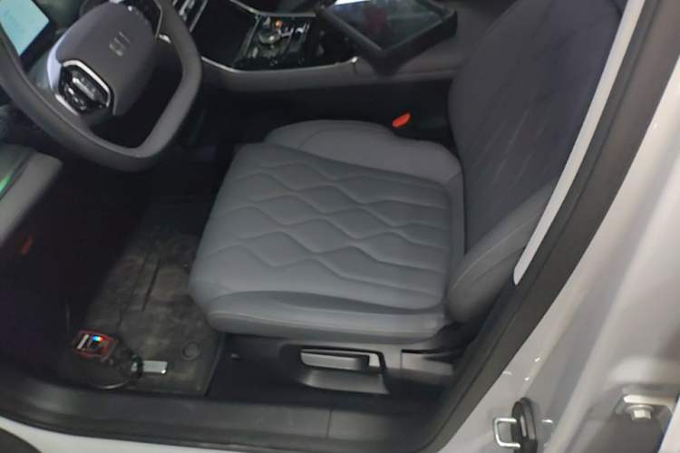 Used Geely Galaxy A7 2025 Model EM-i 70km Luxury Edition Left Front Seat