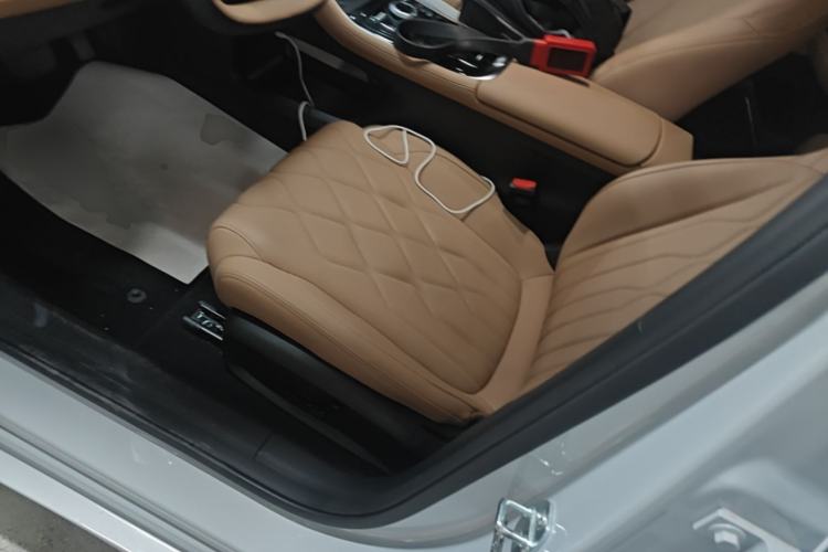 Used Geely Galaxy A7 2025 Model EM-i 150km Exploration+ Edition Left Front Seat