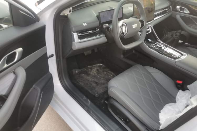 Used Geely Galaxy A7 2025 Model EM-i 150km Starship Edition Left Front Seat