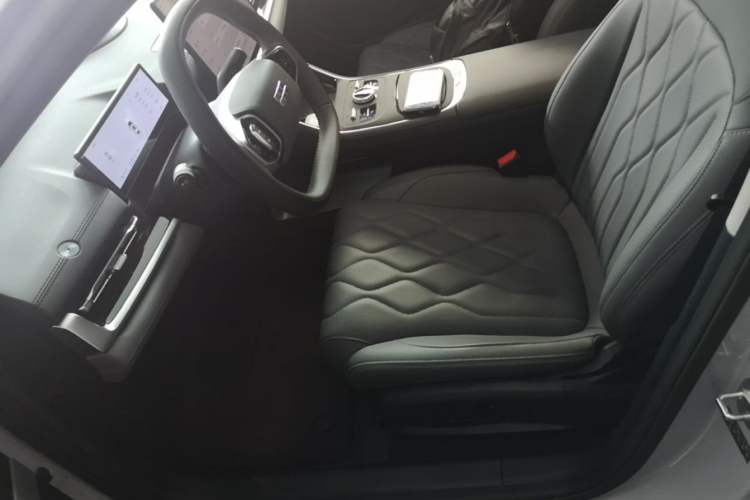 Used Geely Galaxy A7 2025 Model EM-i 150km Exploration+ Edition Left Front Seat