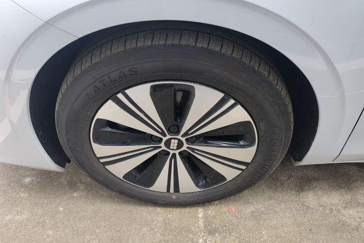 Used Geely Galaxy A7 2025 Model EM-i 150km Exploration+ Edition Left Front Wheel Hub