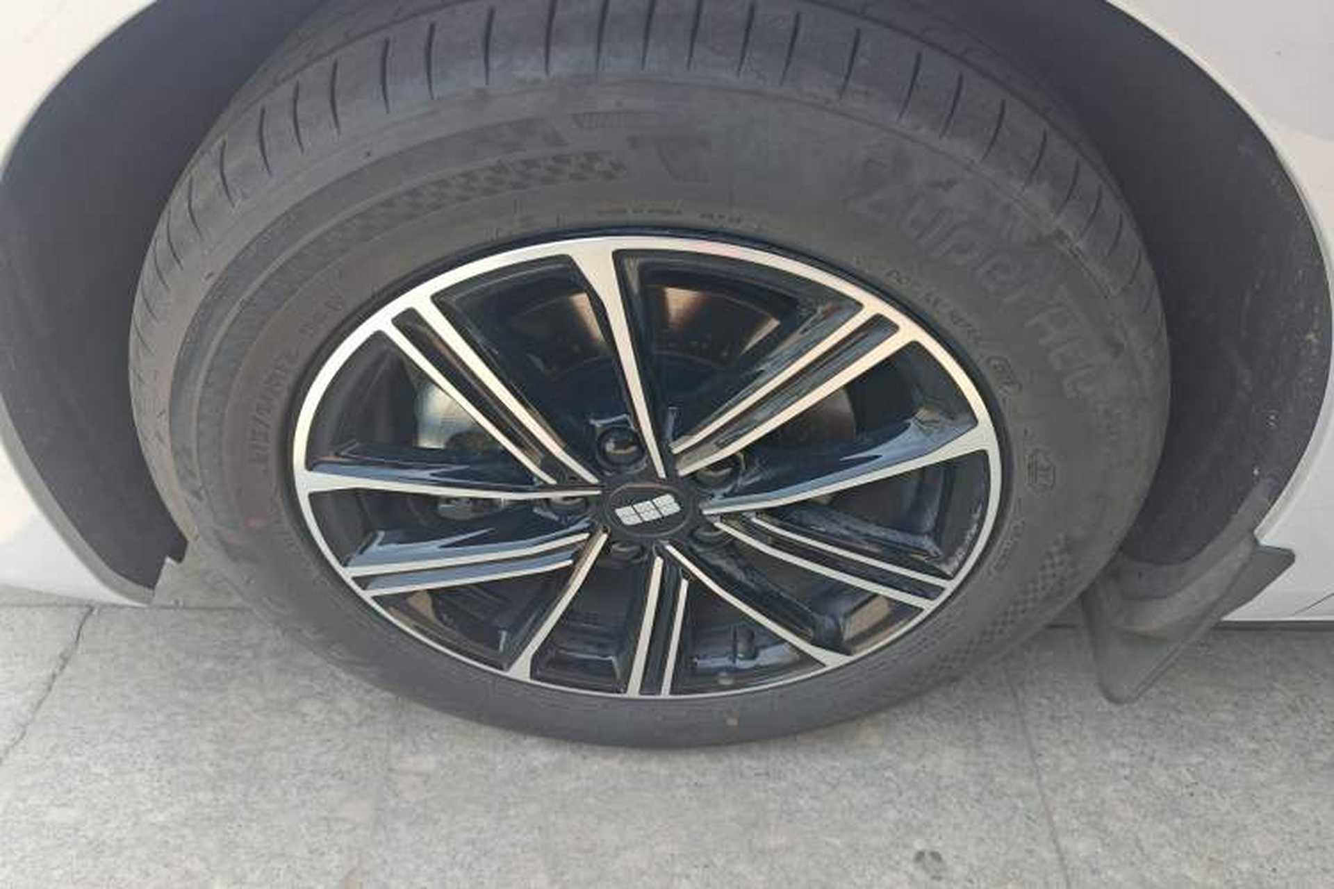 Used Geely Galaxy A7 2025 Model EM-i 70km Luxury Edition Left Front Wheel Hub