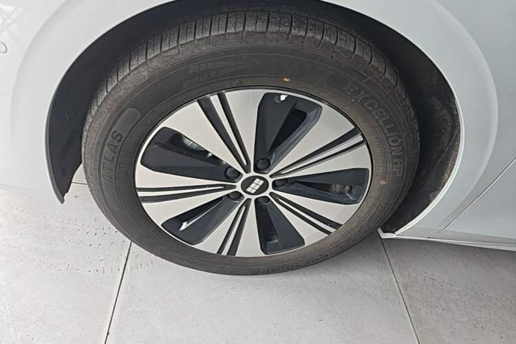 Used Geely Galaxy A7 2025 Model EM-i 150km Exploration+ Edition Left Front Wheel Hub