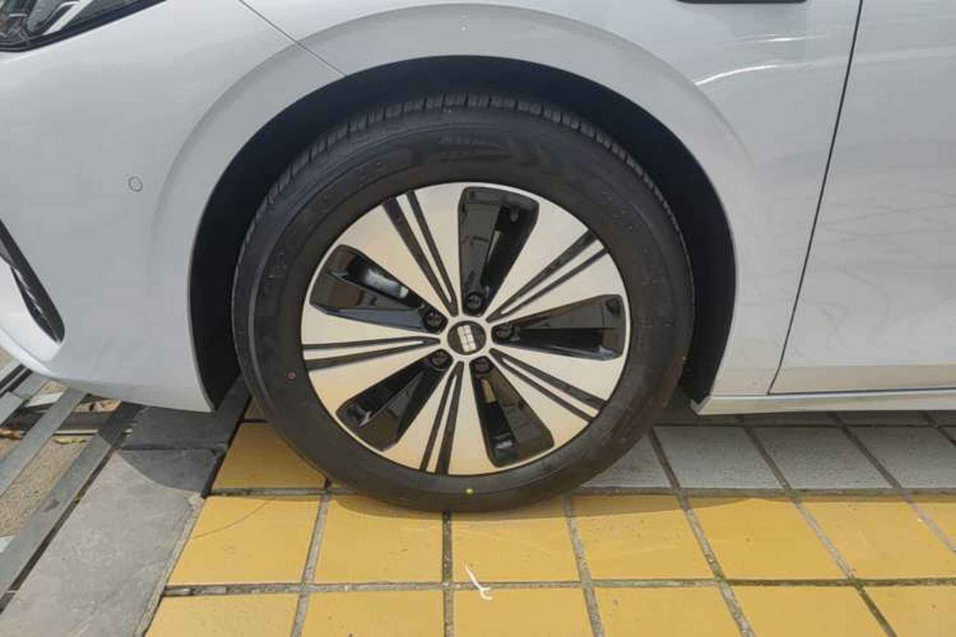 Used Geely Galaxy A7 2025 Model EM-i 150km Exploration+ Edition Left Front Wheel Hub