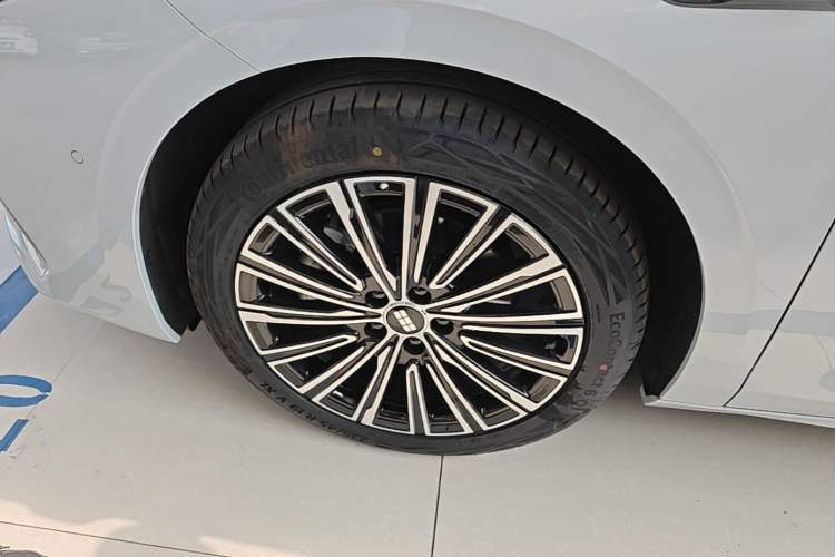 Used Geely Galaxy A7 2025 Model EM-i 150km Starship Edition Left Front Wheel Hub