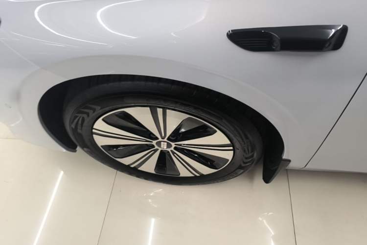 Used Geely Galaxy A7 2025 Model EM-i 150km Exploration+ Edition Left Front Wheel Hub
