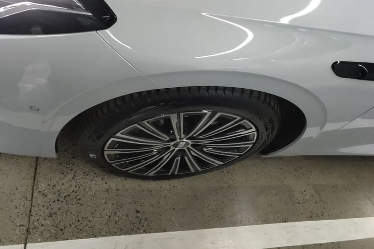 Used Geely Galaxy A7 2025 Model EM-i 150km Starship Edition Left Front Wheel Hub