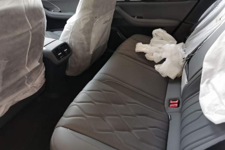 Used Geely Galaxy A7 2025 Model EM-i 150km Exploration+ Edition Left Rear Seat