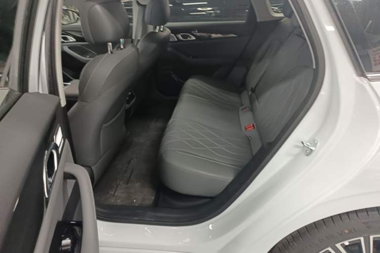 Used Geely Galaxy A7 2025 Model EM-i 150km Starship Edition Left Rear Seat