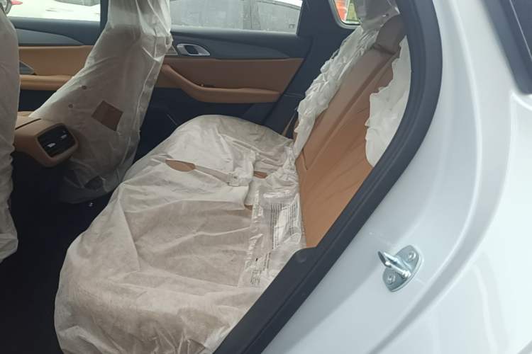 Used Geely Galaxy A7 2025 Model EM-i 150km Prestige Edition Left Rear Seat
