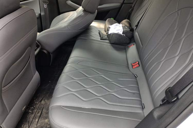 Used Geely Galaxy A7 2025 Model EM-i 150km Starship Edition Left Rear Seat