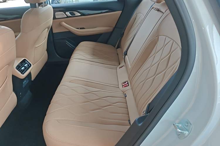 Used Geely Galaxy A7 2025 Model EM-i 150km Starship Edition Left Rear Seat