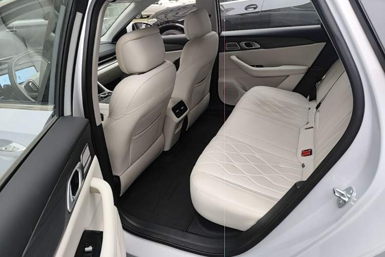 Used Geely Galaxy A7 2025 Model EM-i 150km Starship Edition Left Rear Seat