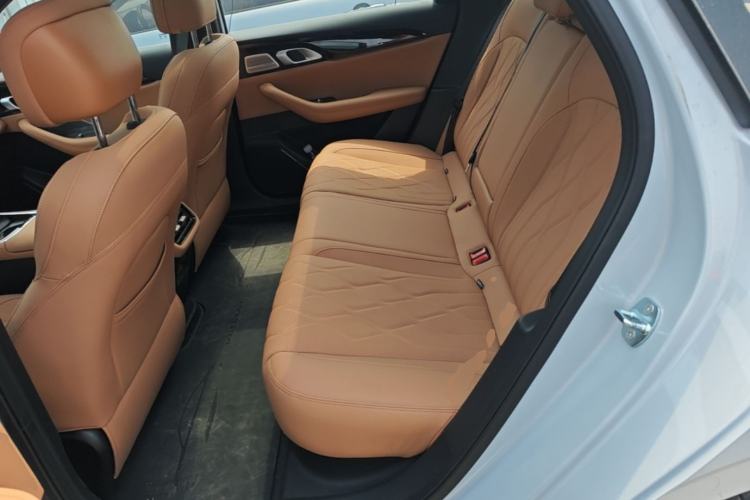 Used Geely Galaxy A7 2025 Model EM-i 150km Starship Edition Left Rear Seat