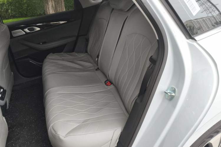 Used Geely Galaxy A7 2025 Model EM-i 150km Exploration+ Edition Left Rear Seat