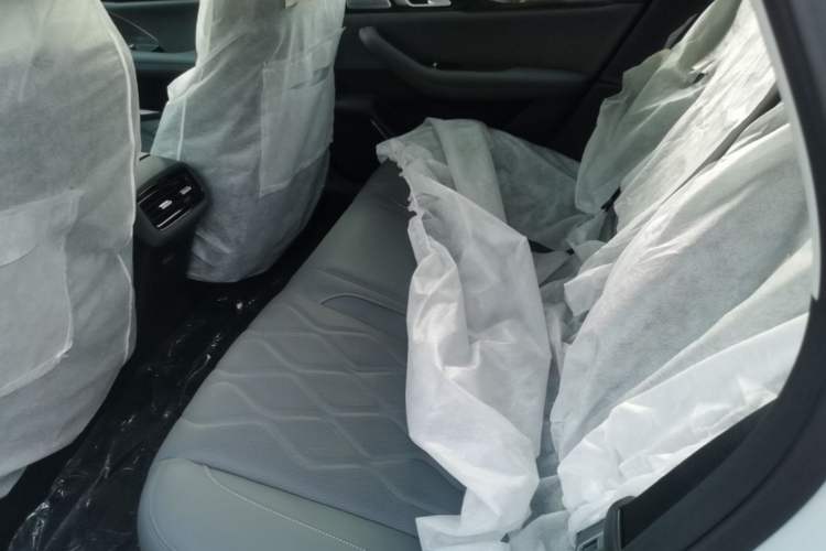 Used Geely Galaxy A7 2025 Model EM-i 150km Starship Edition Left Rear Seat