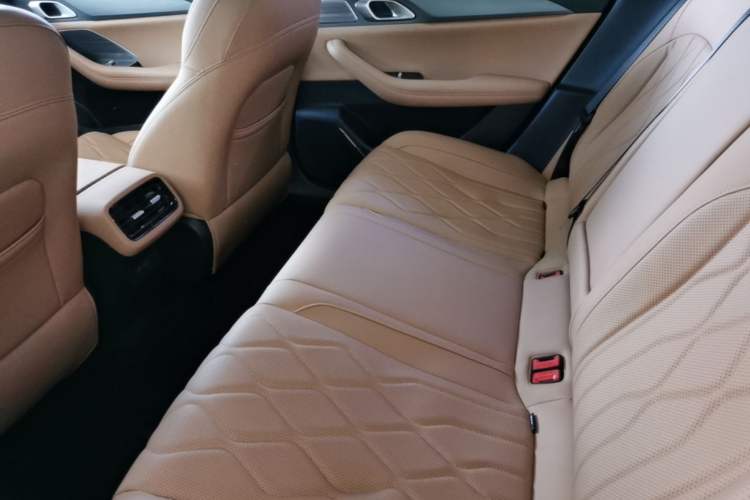 Used Geely Galaxy A7 2025 Model EM-i 150km Prestige Edition Left Rear Seat
