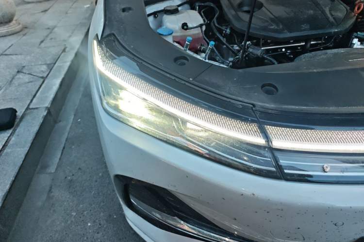 Used Geely Galaxy A7 2025 Model EM-i 70km Exploration Edition Right Front Headlight