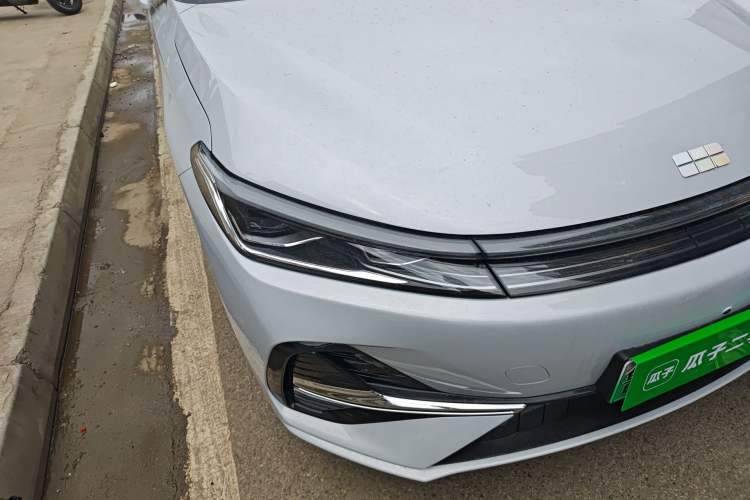 Used Geely Galaxy A7 2025 Model EM-i 70km Luxury Edition Right Front Headlight