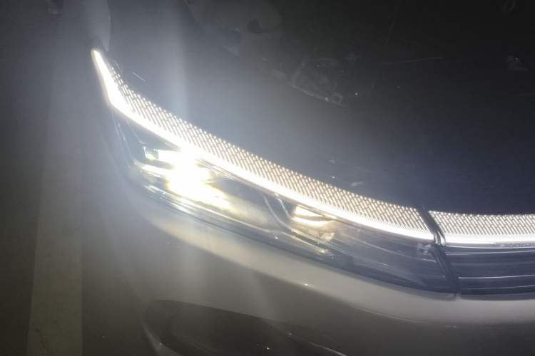 Used Geely Galaxy A7 2025 Model EM-i 150km Prestige Edition Right Front Headlight
