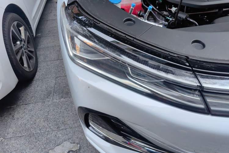 Used Geely Galaxy A7 2025 Model EM-i 70km Luxury Edition Right Front Headlight