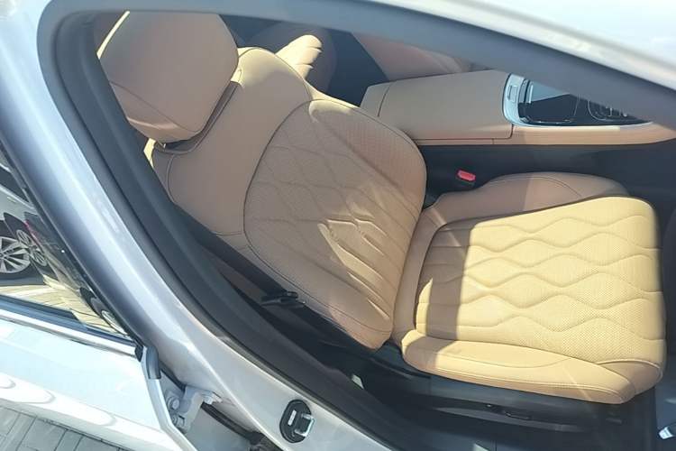 Used Geely Galaxy A7 2025 Model EM-i 150km Exploration+ Edition Right Front Seat