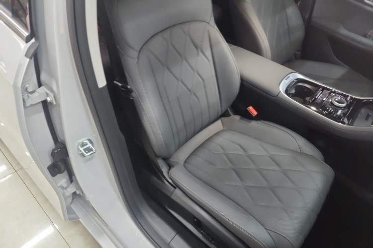 Used Geely Galaxy A7 2025 Model EM-i 150km Exploration+ Edition Right Front Seat