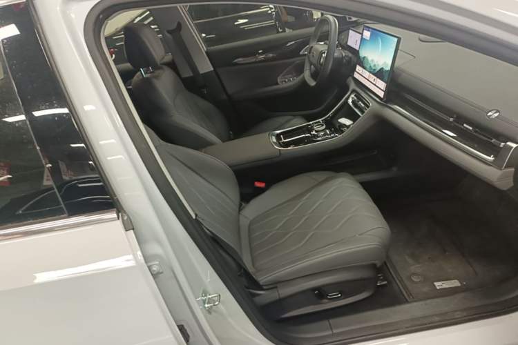 Used Geely Galaxy A7 2025 Model EM-i 150km Starship Edition Right Front Seat