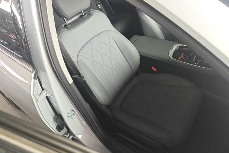 Used Geely Galaxy A7 2025 Model EM-i 150km Exploration+ Edition Right Front Seat