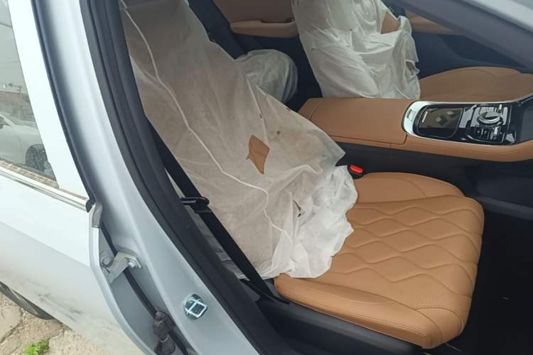 Used Geely Galaxy A7 2025 Model EM-i 150km Prestige Edition Right Front Seat