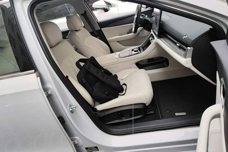 Used Geely Galaxy A7 2025 Model EM-i 150km Starship Edition Right Front Seat