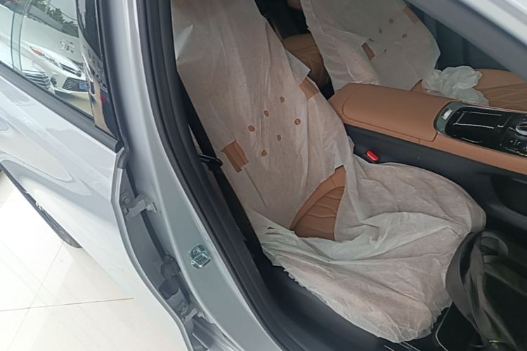 Used Geely Galaxy A7 2025 Model EM-i 70km Launch Edition Right Front Seat