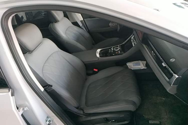 Used Geely Galaxy A7 2025 Model EM-i 150km Exploration+ Edition Right Front Seat