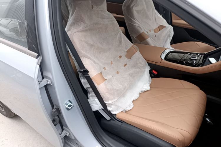 Used Geely Galaxy A7 2025 Model EM-i 70km Launch Edition Right Front Seat