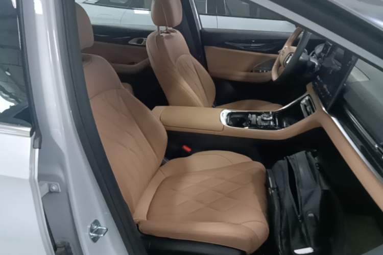 Used Geely Galaxy A7 2025 Model EM-i 150km Exploration+ Edition Right Front Seat
