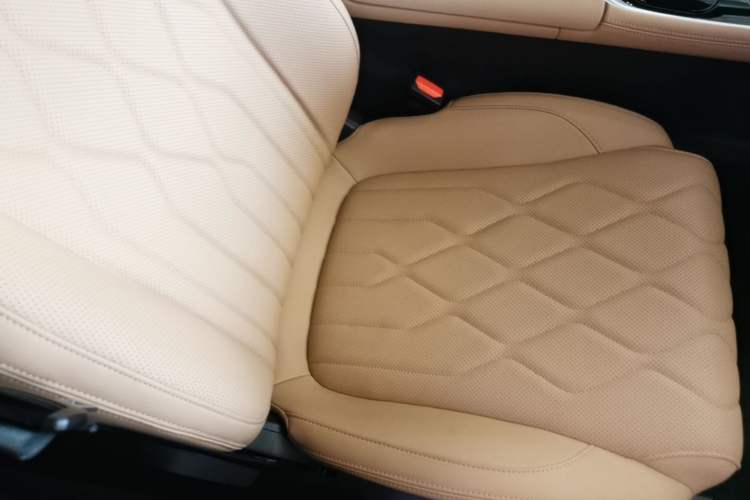 Used Geely Galaxy A7 2025 Model EM-i 150km Prestige Edition Right Front Seat