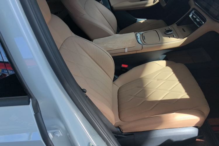 Used Geely Galaxy A7 2025 Model EM-i 70km Exploration Edition Right Front Seat