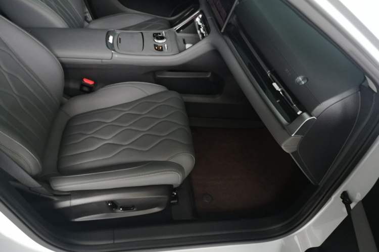 Used Geely Galaxy A7 2025 Model EM-i 150km Exploration+ Edition Right Front Seat