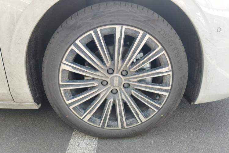 Used Geely Galaxy A7 2025 Model EM-i 150km Starship Edition Right Front Wheel Hub