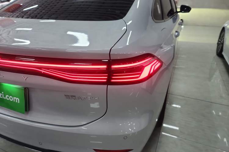 Used Geely Galaxy A7 2025 Model EM-i 150km Exploration+ Edition Right Rear Taillight