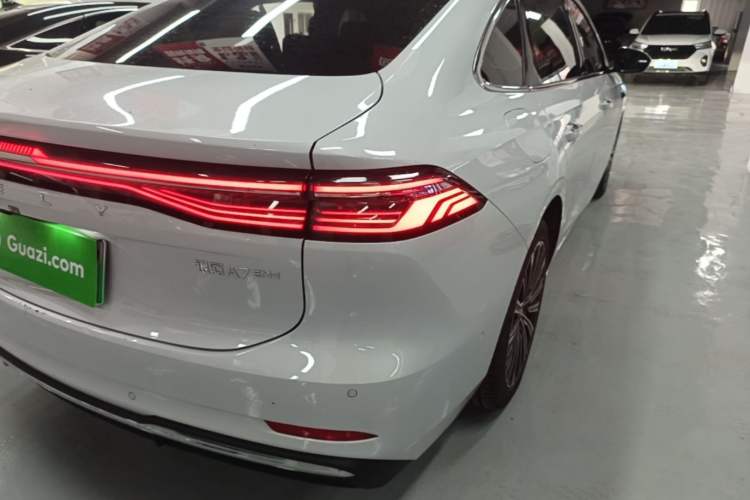 Used Geely Galaxy A7 2025 Model EM-i 150km Starship Edition Right Rear Taillight